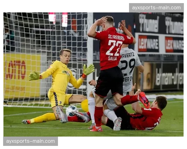 莱切1-0萨索洛,全场唯一进球源自前场成功反抢后的快速配合 莱切1-0萨索洛,全场唯一进球源自前场成功反抢后的快速配合